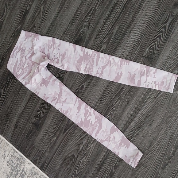 🔥🔥LULULEMON Wunder Under Incognito Camo Jacquard iced Iris Violet leggings 2 - Picture 2 of 10